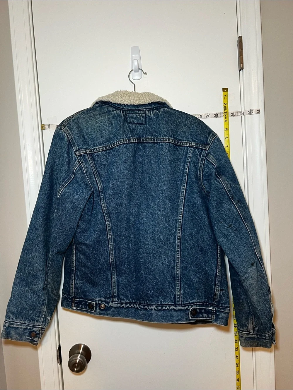 Plain Pockets Vintage Classic Blue Denim Jean Jacket with Cream Sherpa Lining